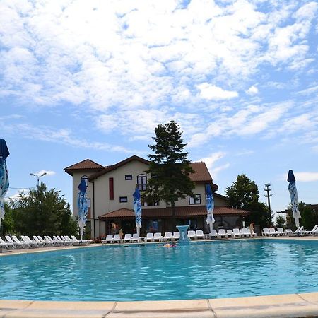 Hotel Doi Taurasi Afumati Luaran gambar