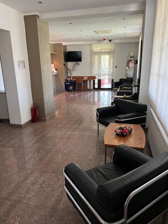 Hotel Doi Taurasi Afumati Luaran gambar