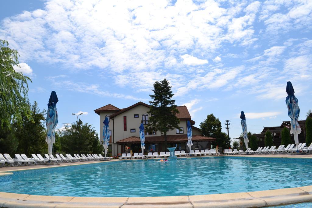 Hotel Doi Taurasi Afumati Luaran gambar