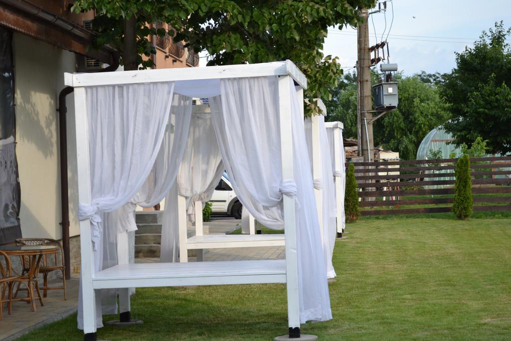 Hotel Doi Taurasi Afumati Luaran gambar