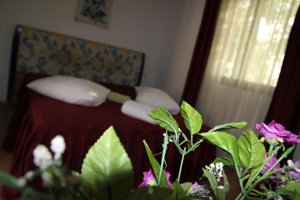 Hotel Doi Taurasi Afumati Luaran gambar