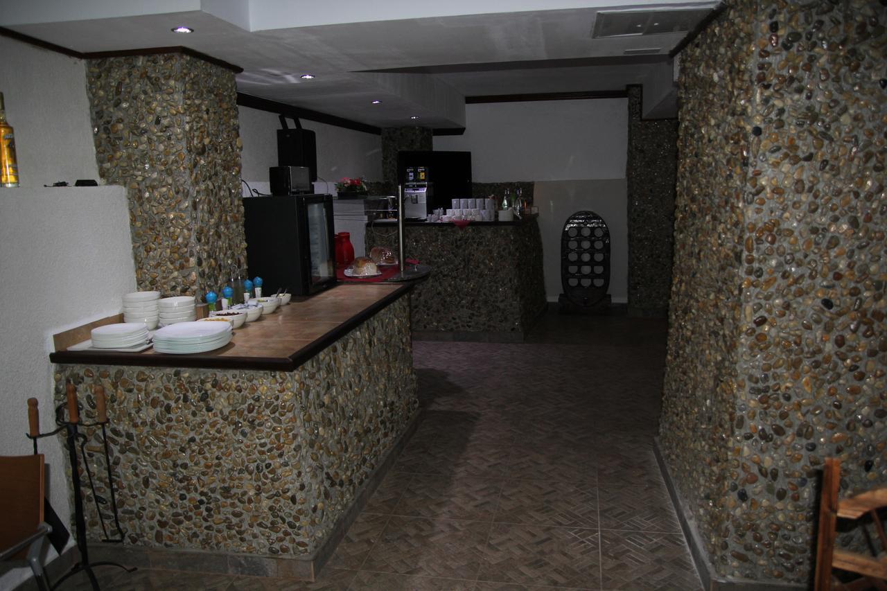 Hotel Doi Taurasi Afumati Luaran gambar